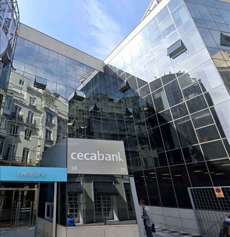 Edificio de Oficinas Para Sede Bancaria